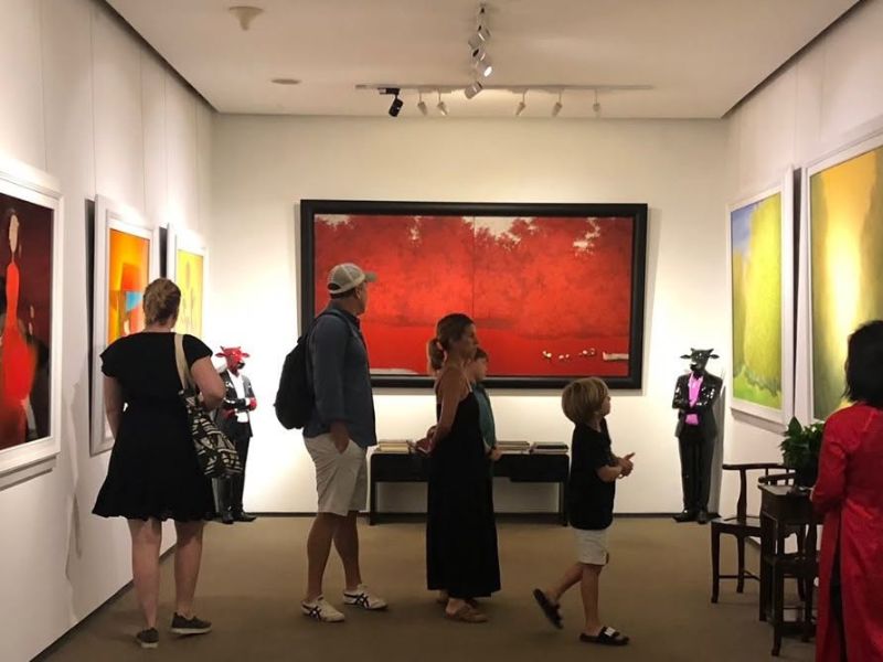 Green Palm Gallery at 39 Hang Gai showcases a diverse collection of fine art paintings.