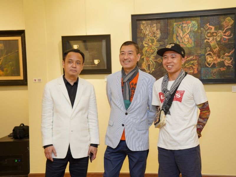 Hong Viet Dung is regarded as a prominent representative of Vietnamese fine arts in the post Doi Moi era